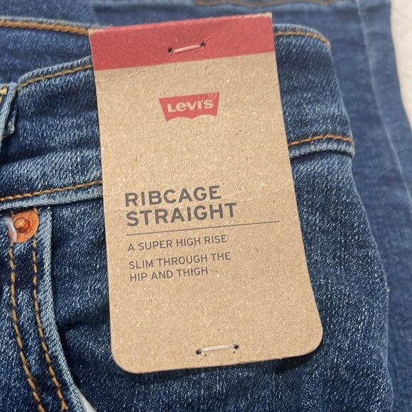 Levi’s Ribcage Straight - Picture 8 of 8
